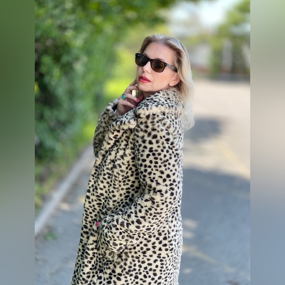 Faux fur coat - Picture 6 of 8